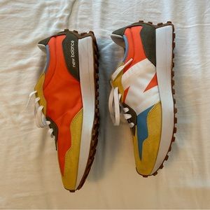 EUC NEW BALANCE 327 SHOES